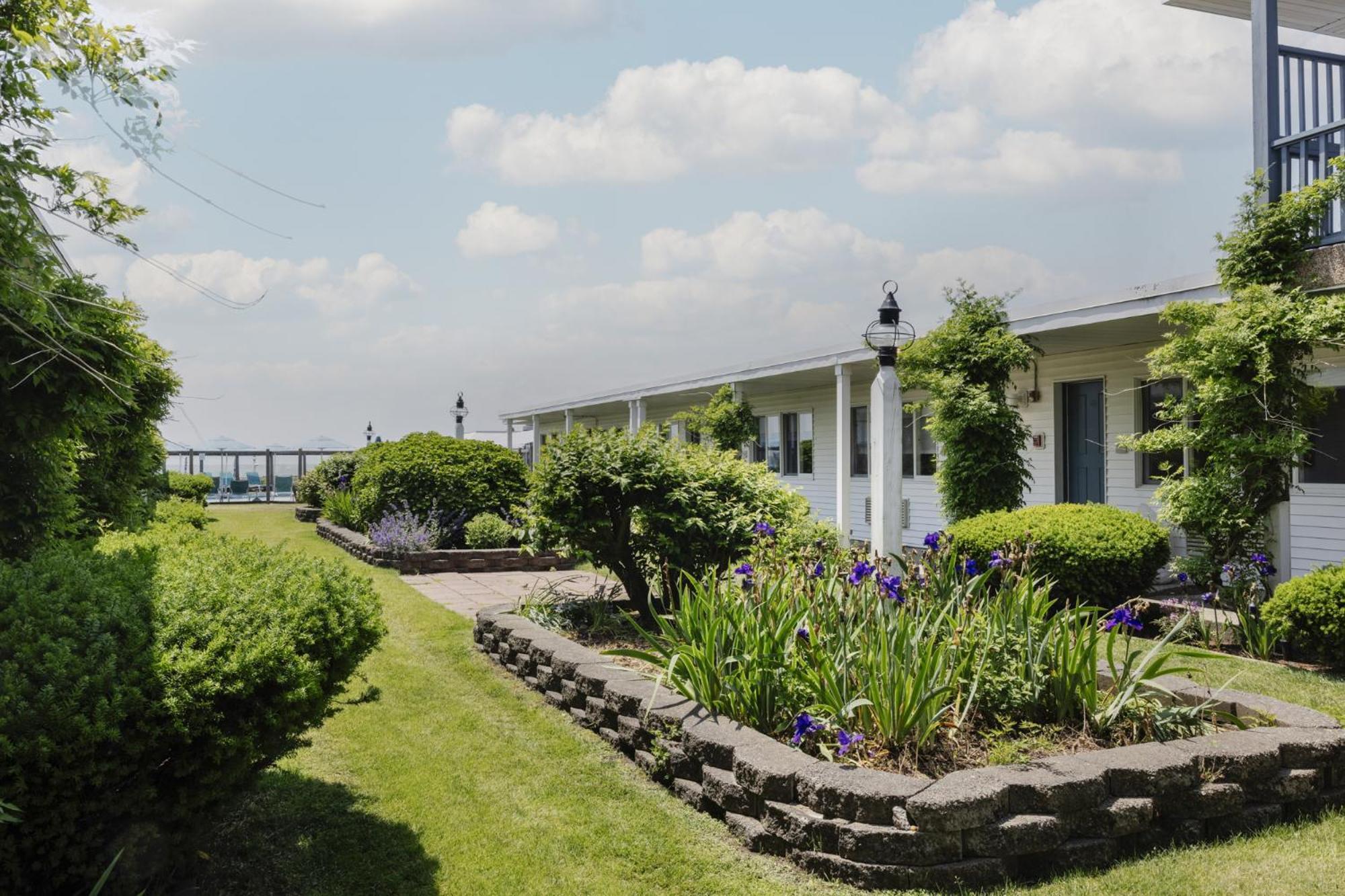 Blue Water Resort South Yarmouth Exterior photo